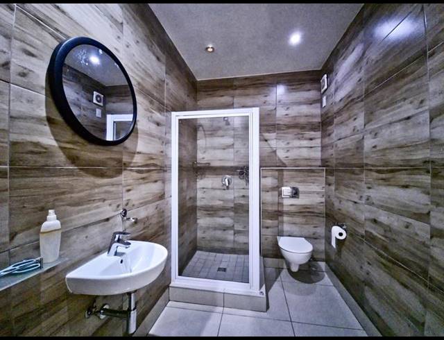 1 BEDROOM APARTMENT FOR SALE IN UMHLANGA RIDGE